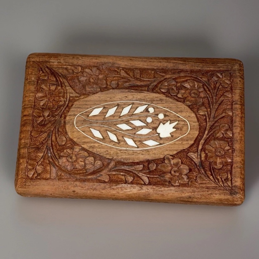 Vintage‎ Hand Carved Wood Wooden With Inlay Box Hinged